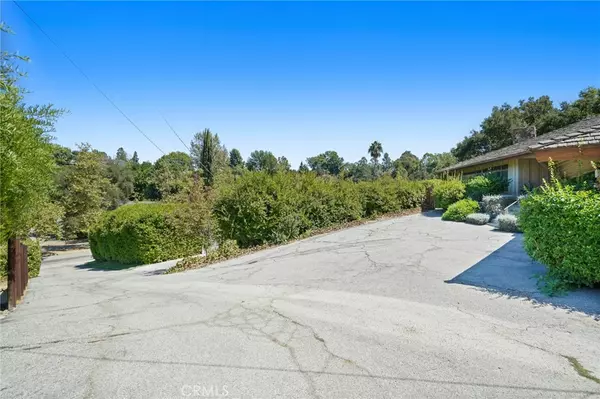 Encino, CA 91436,4067 Hayvenhurst DR