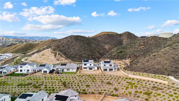 Castaic, CA 91384,30140 Crestline CT