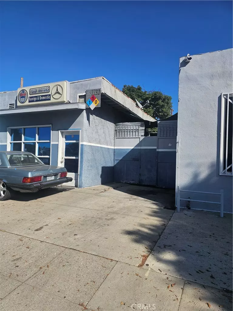 Burbank, CA 91505,1132 N Hollywood WAY