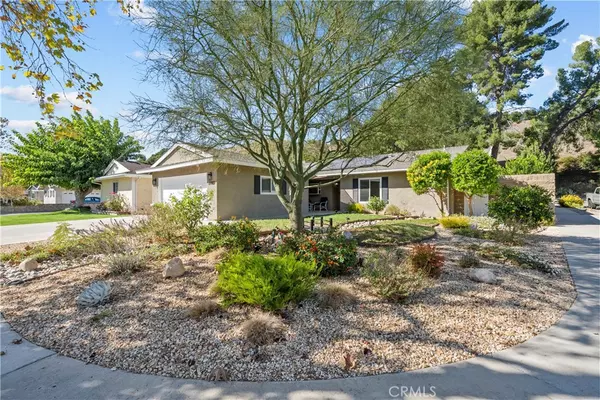 Saugus, CA 91350,22003 Caceras