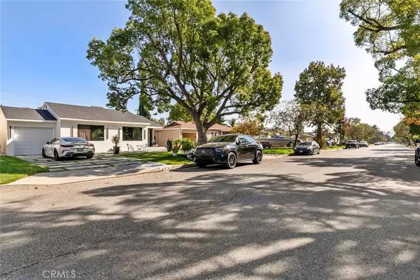 Burbank, CA 91505,1918 N Maple