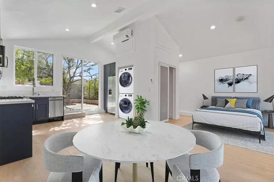 8360 N Vanalden AVE, Northridge, CA 91324