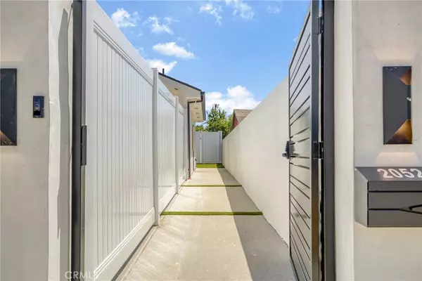 Winnetka, CA 91306,20524 Sherman Way