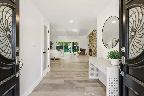 Woodland Hills, CA 91367,6020 Neddy AVE