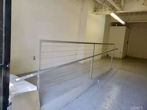 Los Angeles, CA 90014,111 W 7th #R3