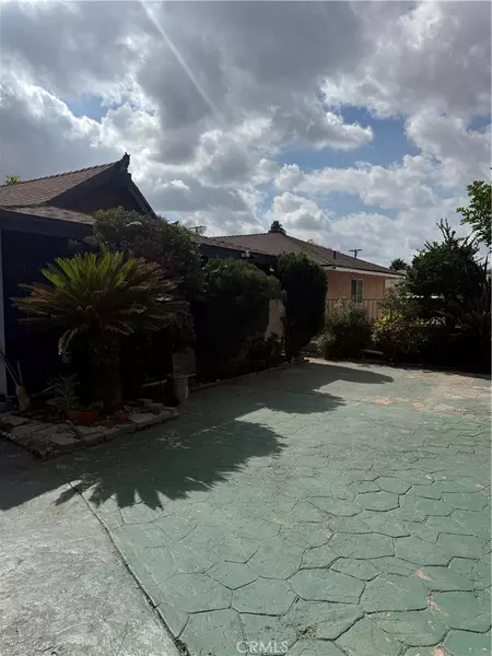 10900 Goss, Sun Valley, CA 91352