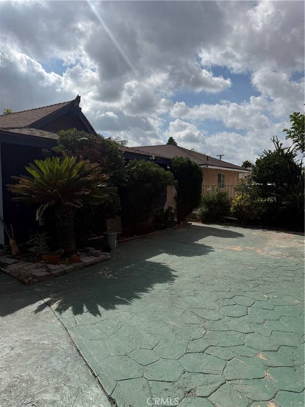 10900 Goss, Sun Valley, CA 91352