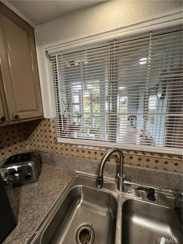 Sun Valley, CA 91352,10900 Goss