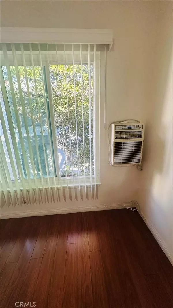 Hollywood, CA 90028,5851 Harold Way #1