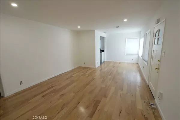 Tarzana, CA 91335,19103 Erwin ST