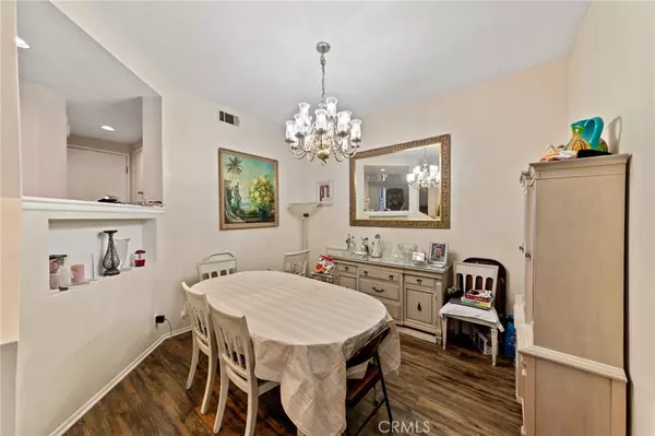 Woodland Hills, CA 91367,20950 Oxnard ST #54