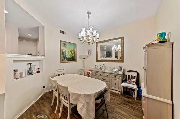 Woodland Hills, CA 91367,20950 Oxnard ST #54