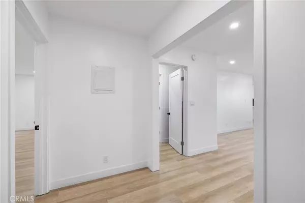 Encino, CA 91316,17000 Burbank BLVD #201