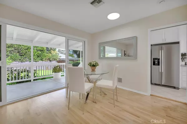 Woodland Hills, CA 91364,22051 San Miguel