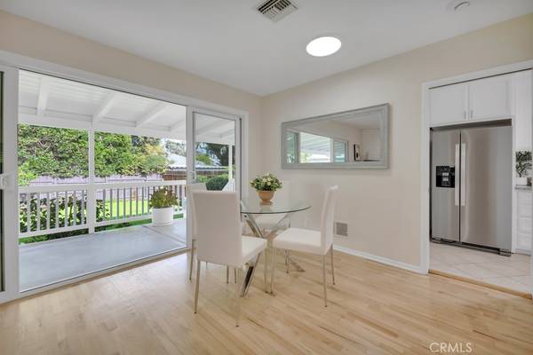 Woodland Hills, CA 91364,22051 San Miguel