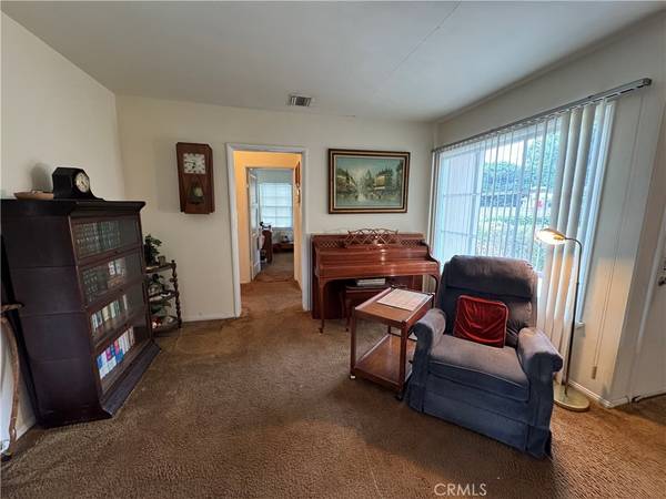 Reseda, CA 91335,7044 Bertrand