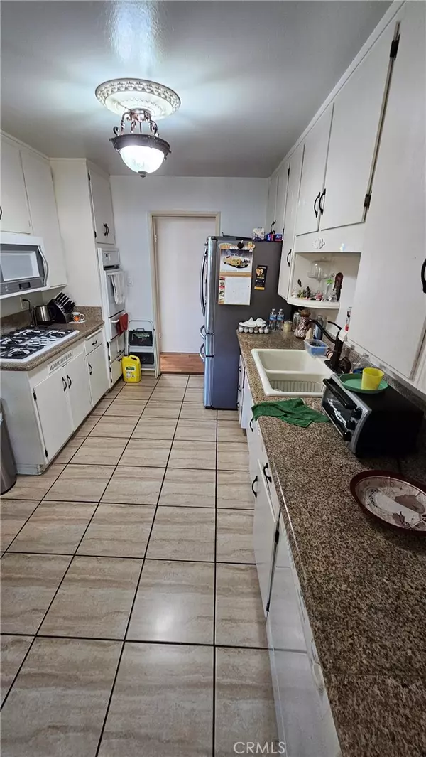 Lancaster, CA 93534,44554 15th W