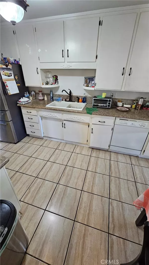 Lancaster, CA 93534,44554 15th W