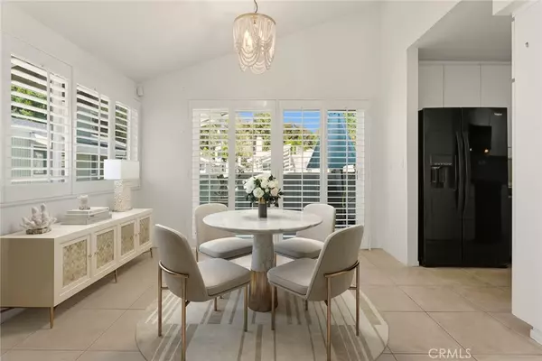 Woodland Hills, CA 91367,22117 Burbank BLVD #7