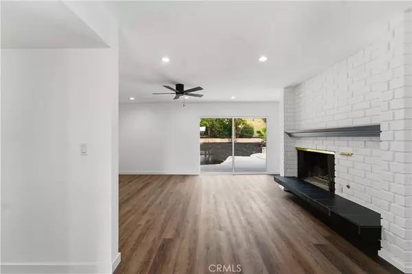 West Hills, CA 91304,21943 Parthenia ST