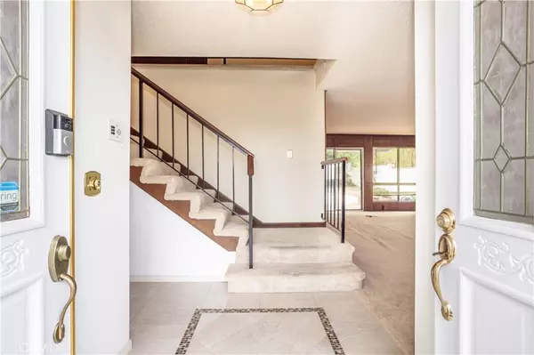 Woodland Hills, CA 91367,6035 Rod