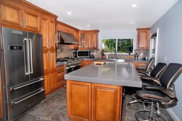 Tarzana, CA 91356,4522 Conchita