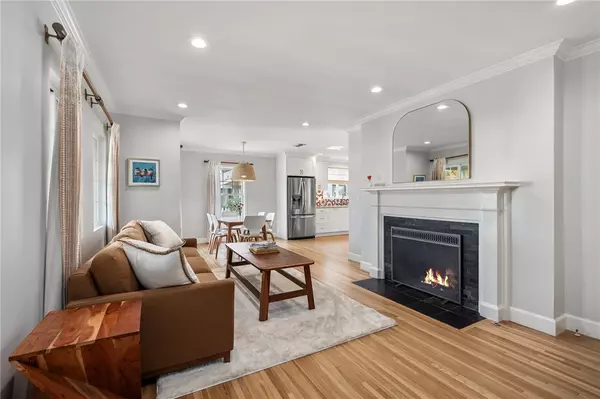 Lake Balboa, CA 91406,16600 Gilmore ST