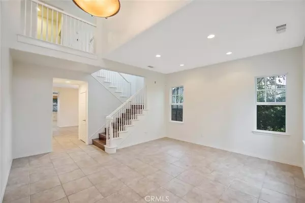 Valencia, CA 91381,27163 Cedar Ridge