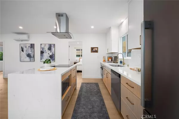 Los Angeles, CA 90019,1626 S Rimpau