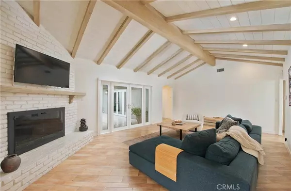 Sherman Oaks, CA 91423,4719 Tyrone