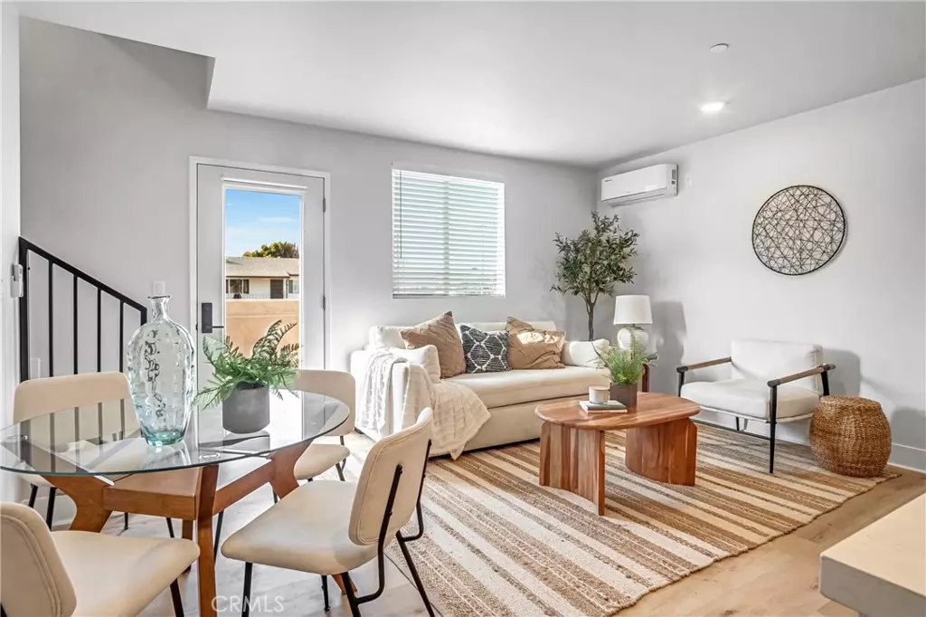 Los Angeles, CA 90047,10035 S Western AVE #106