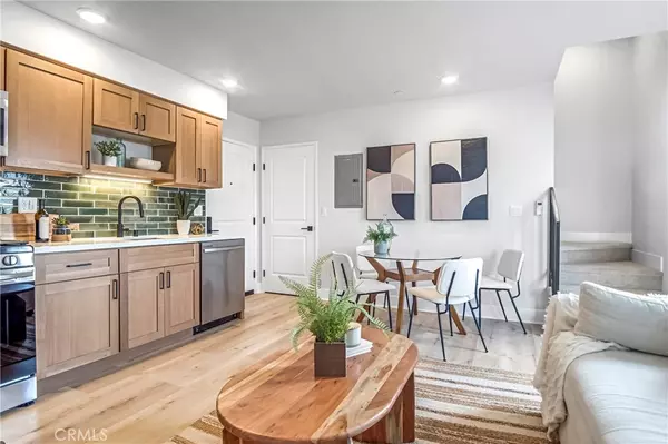 Los Angeles, CA 90047,10035 S Western AVE #106