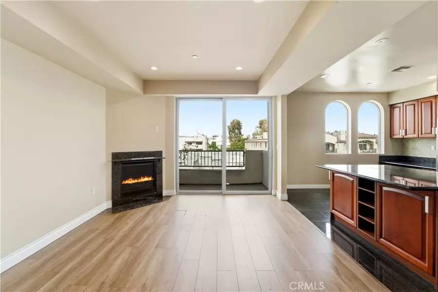 11218 Camarillo ST #402, North Hollywood, CA 91602