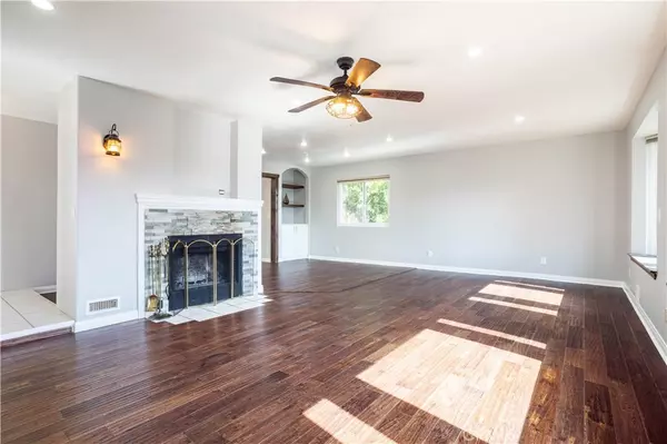 Chatsworth, CA 91311,7450 Webb