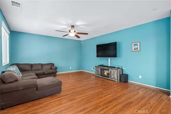 Rosamond, CA 93560,3024 Erica