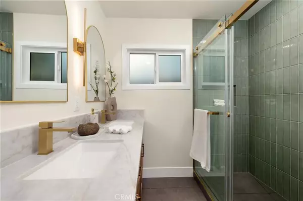 Encino, CA 91316,5611 Babbitt