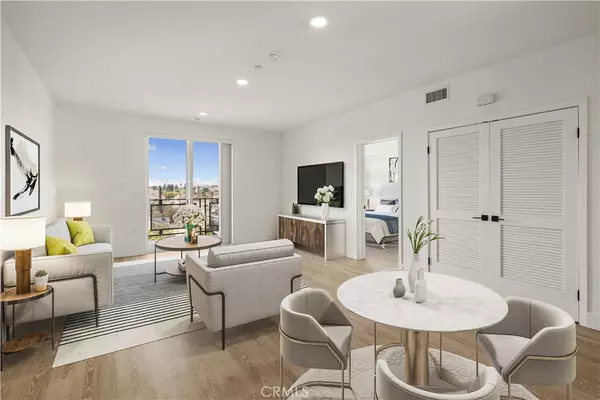 North Hollywood, CA 91606,11714 Archwood ST #201