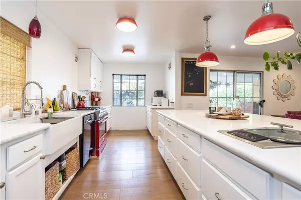 North Hills, CA 91343,9525 Woodley