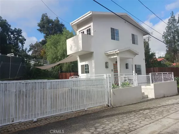 Woodland Hills, CA 91367,24334 CRESTLAWN ST