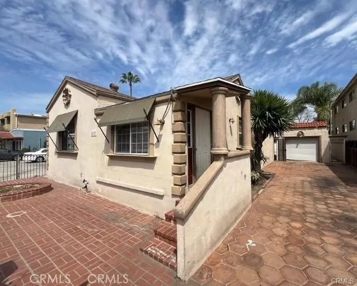 Van Nuys, CA 91411,14717 Victory BLVD