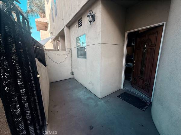 Van Nuys, CA 91401,14256 Victory BLVD #3