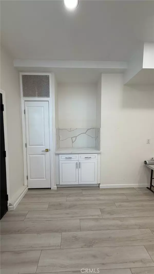 Thousand Oaks, CA 91362,3162 Clarita CT