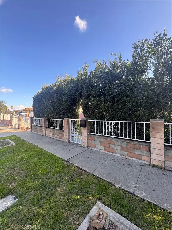 Los Angeles, CA 90002,806 E 91st