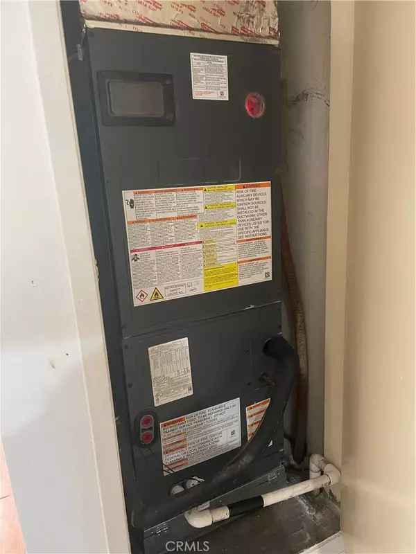 Encino, CA 91316,5460 White Oak AVE #J206