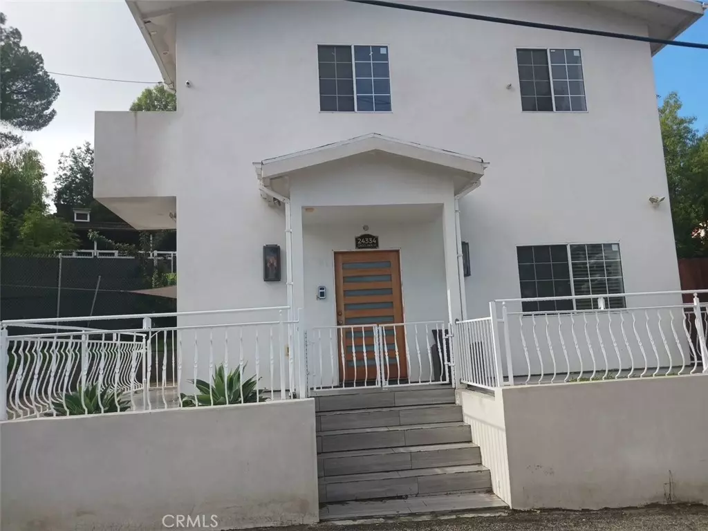 Woodland Hills, CA 91367,24334 CRESTLAWN ST