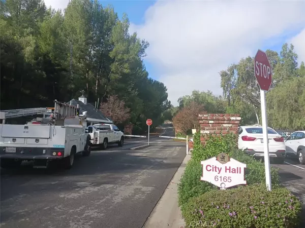 Woodland Hills, CA 91367,24334 CRESTLAWN ST