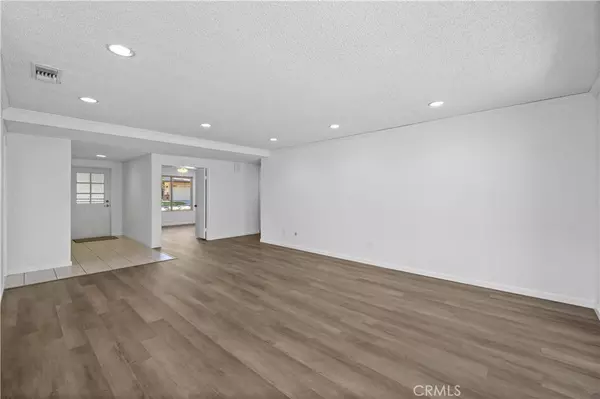 Newhall, CA 91321,26562 Cardwick CT