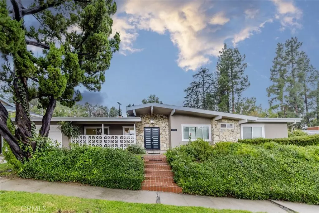 Woodland Hills, CA 91367,5817 Lockhurst DR