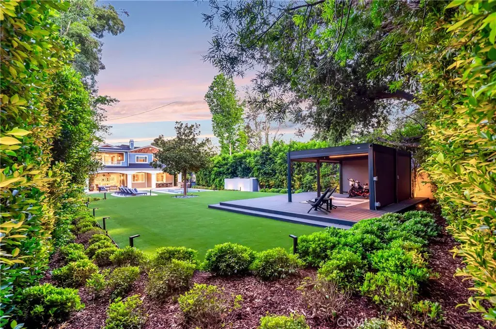 Encino, CA 91316,4821 Oak Park