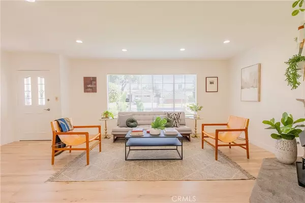 Northridge, CA 91324,9701 Crebs